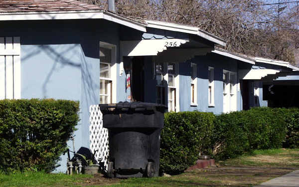 254 E 11th St in San Bernardino, CA - Foto de edificio - Building Photo