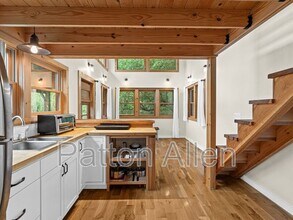 81 5th Ave in Asheville, NC - Building Photo - Building Photo