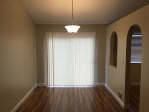 242 Monarch Dr in Pataskala, OH - Building Photo - Building Photo