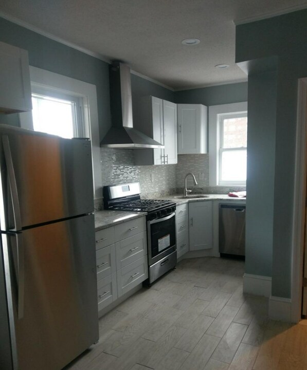 1156 Cambridge St, Unit A in Cambridge, MA - Building Photo