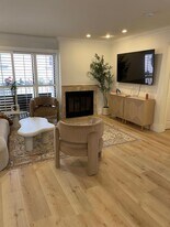 11816 Gorham Ave, Unit 213 in Los Angeles, CA - Building Photo