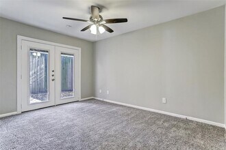 1405 Castle Ct in Houston, TX - Building Photo - Building Photo