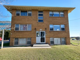 910 Lynde Dr NE Apartments