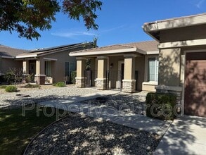 333 Catmint St in Manteca, CA - Building Photo - Building Photo