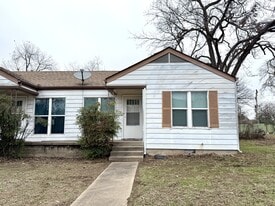 33 8th Ave NW in Ardmore, OK - Building Photo