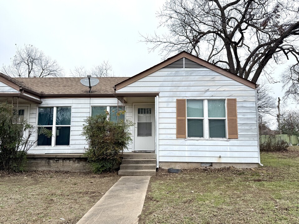 33 8th Ave NW in Ardmore, OK - Building Photo