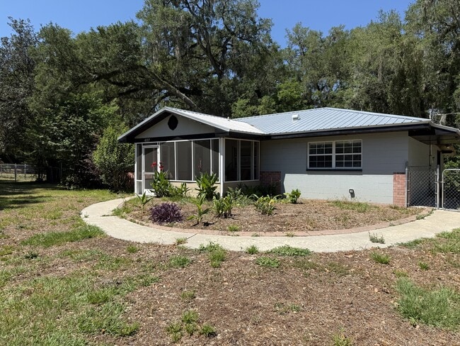 property at 407 SW 1st St