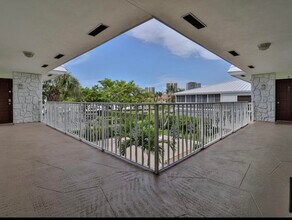 118 Yacht Club Dr in North Palm Beach, FL - Building Photo - Building Photo