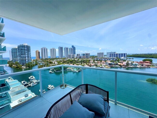 400 Sunny Isles Blvd, Unit 1408 in Sunny Isles Beach, FL - Building Photo - Building Photo