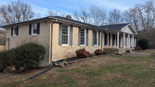 226 Pigeon Roost Rd in Watertown, TN - Foto de edificio - Building Photo