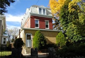 5026 Penn St in Philadelphia, PA - Building Photo