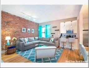1038 Beacon St-Unit -204 in Brookline, MA - Building Photo - Building Photo