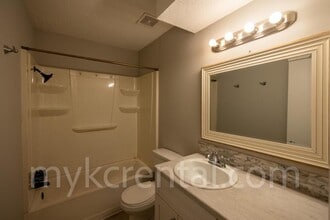 6441 Hallet St in Shawnee, KS - Building Photo - Building Photo