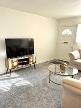 1526 Lake Elmo Dr, Unit 1 in Billings, MT - Building Photo - Building Photo