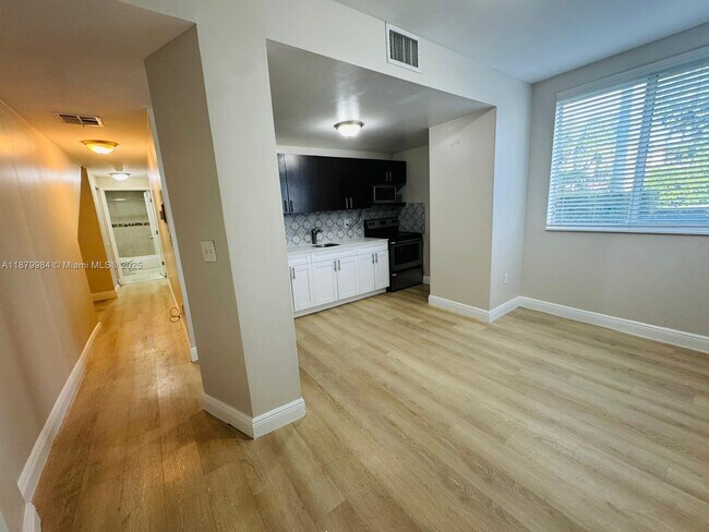 1469 SW 5th St in Miami, FL - Building Photo - Building Photo