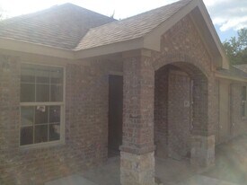 201-203 W Tonner Ave in Calera, OK - Building Photo