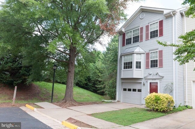 14724 Stream Pond Dr in Centreville, VA - Building Photo - Building Photo