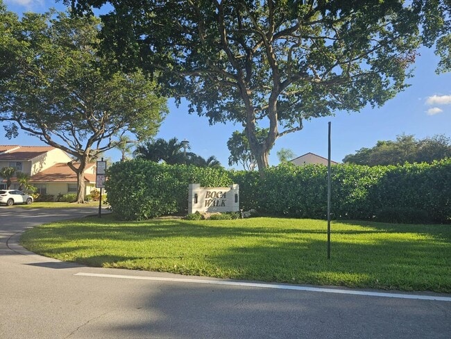 6342 Walk Cir in Boca Raton, FL - Building Photo - Building Photo