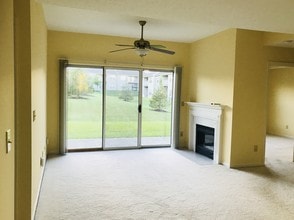 4678 Court Yard Dr in Mason, OH - Foto de edificio - Building Photo