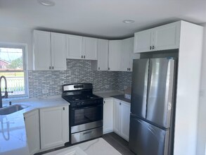 8323 Melvina Ave in Burbank, IL - Building Photo - Building Photo