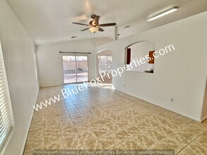 7939 W Mural Hill Dr in Tucson, AZ - Building Photo - Building Photo