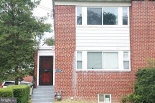 5131 Chillum Pl NE in Washington, DC - Building Photo