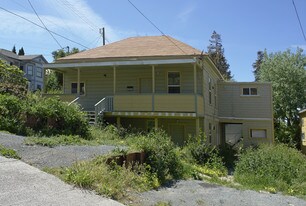 422 Bay St in Crockett, CA - Building Photo