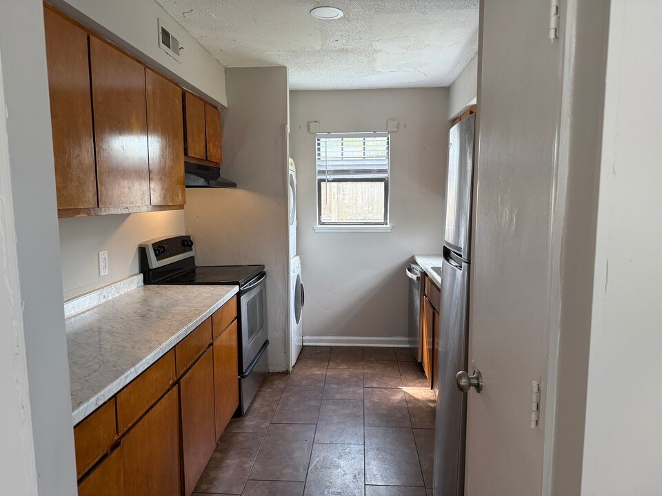 101 Clarendon Pl, Unit 101 in Orangeburg, SC - Building Photo