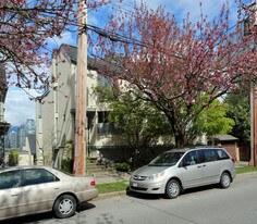Creekview Terrace in Vancouver, BC - Building Photo