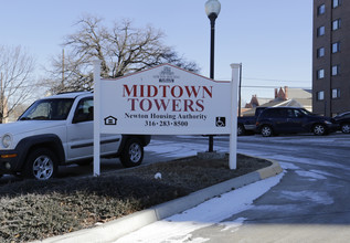 Midtown Towers in Newton, KS - Building Photo - Building Photo