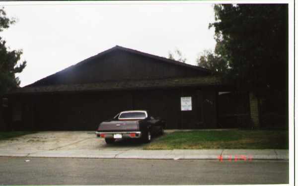 5832-5834 Brush Creek Dr in Stockton, CA - Building Photo