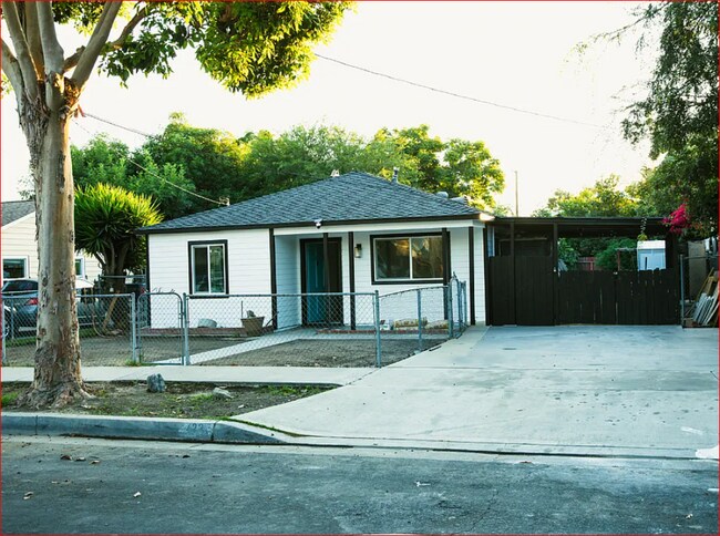 property at 722 N Gunther St