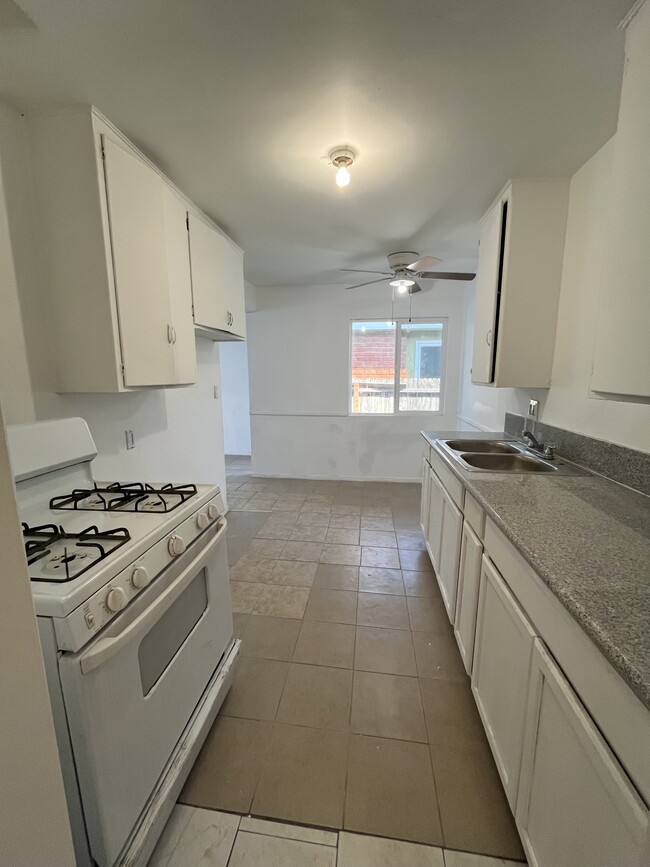 4223 W Broadway, Unit #B