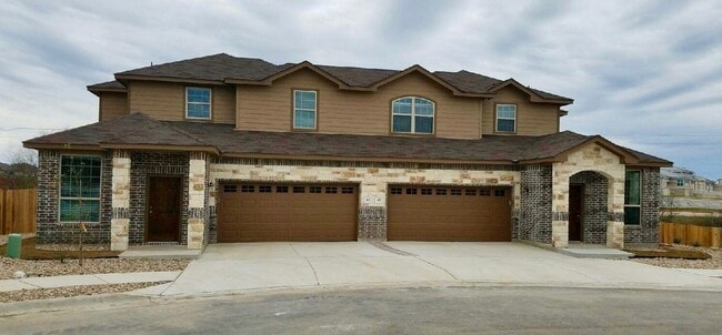 property at 160 Lakeview Ct