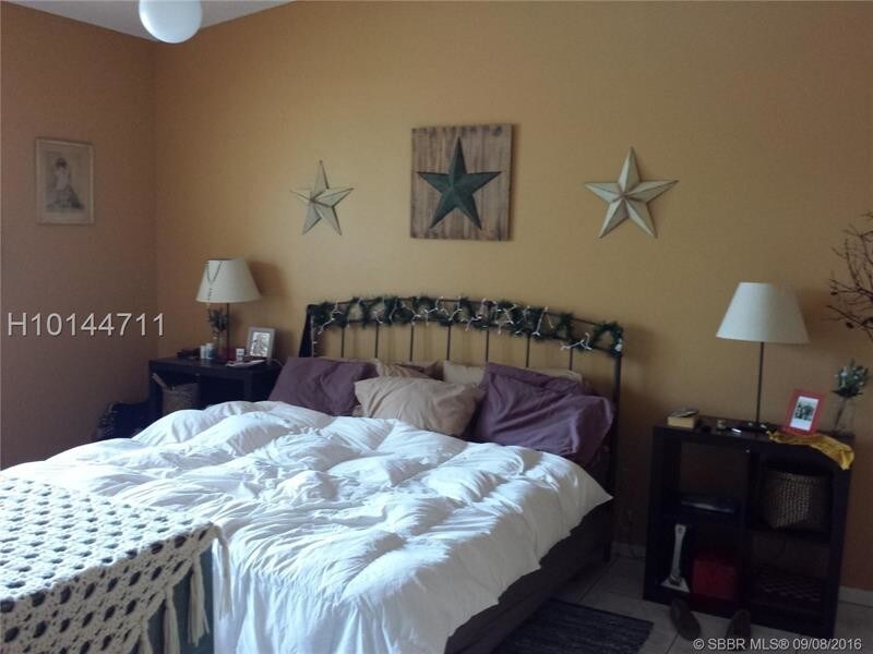40 NW 76th Ave in Plantation, FL - Building Photo