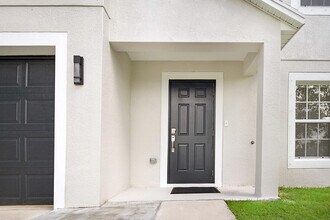 617 SE Karrigan Terrace in Port St. Lucie, FL - Building Photo - Building Photo