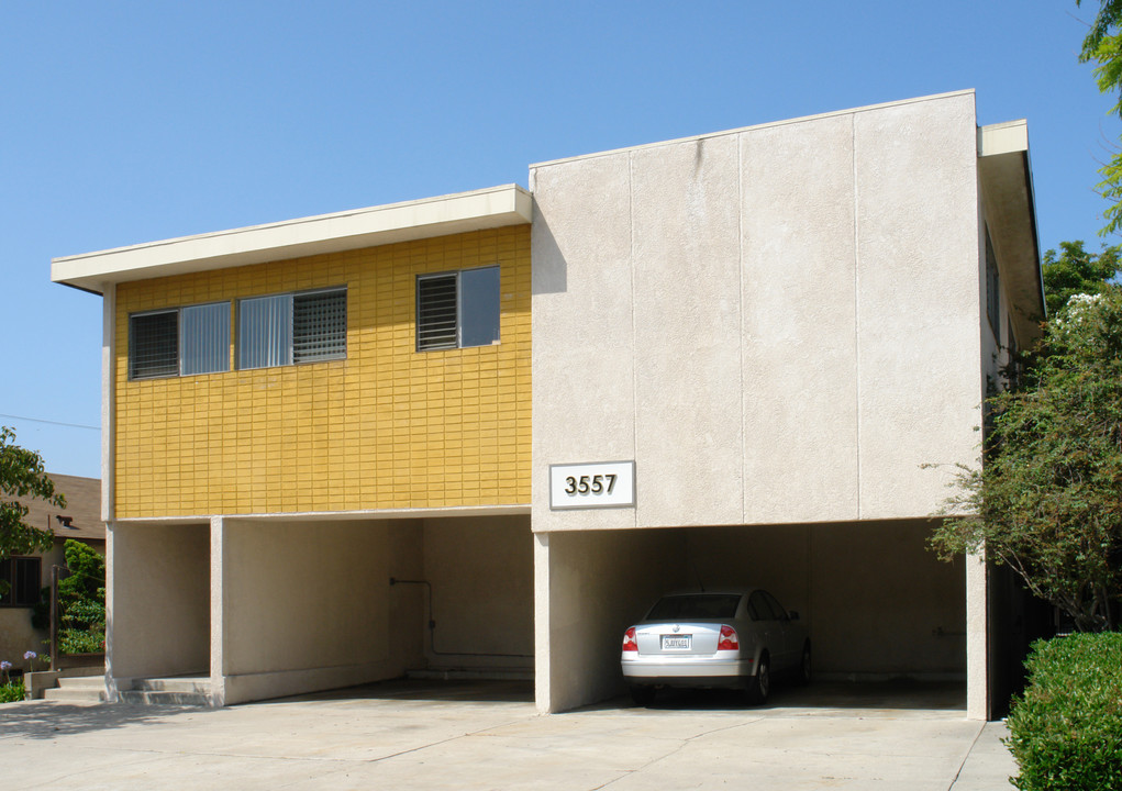 3557 Mentone Ave in Los Angeles, CA - Building Photo