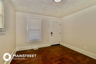 3732 River Park Dr in Louisville, KY - Foto de edificio - Building Photo