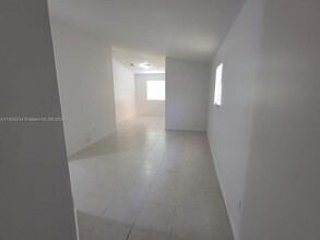 1260 SE 27th St-Unit -206 in Homestead, FL - Building Photo - Building Photo