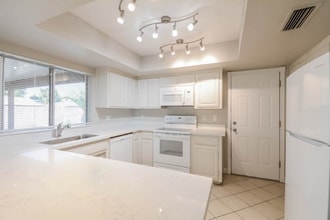 5221 W Harmont Dr in Glendale, AZ - Building Photo - Building Photo