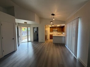 7837 Gadsby Ct in Elk Grove, CA - Building Photo - Building Photo