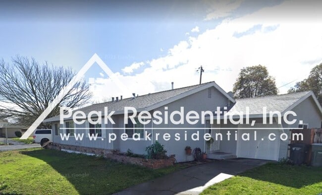 2196 Ferran Ave in Sacramento, CA - Building Photo - Building Photo