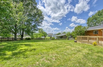 185 Lois Dr in Gray, TN - Foto de edificio - Building Photo