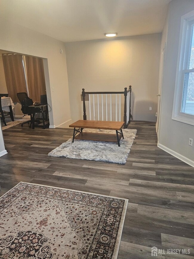 421 River Dr in Elmwood Park, NJ - Building Photo - Building Photo