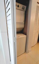 253 NE 2nd St, Unit Viscaynze in Miami, FL - Building Photo - Building Photo