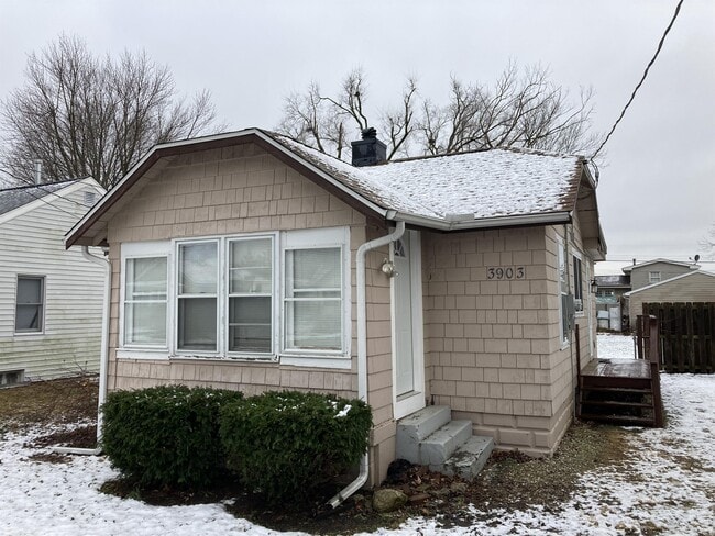 property at 3909 Lauder Ave