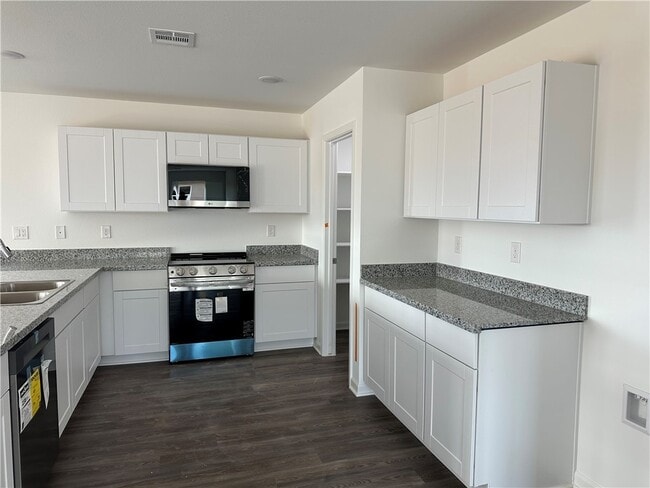 7148 Belle Butte Dr in Kingman, AZ - Building Photo - Building Photo