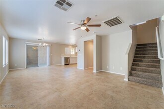 647 Moonlight Stroll St in Henderson, NV - Building Photo - Building Photo