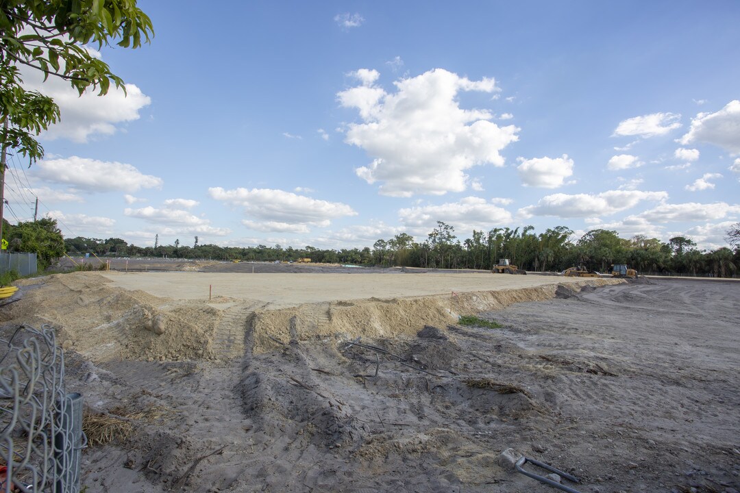 Mosaic @ Oak Creek in Bonita Springs, FL - Foto de edificio