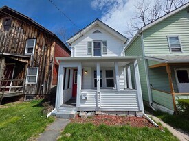 114 Main St in Catskill, NY - Building Photo